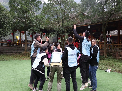 �����l(f��)չ��˾�����ľ������F(tu��n)�Y(ji��)�^���������l(f��)չ��˾�_(k��i)չ����(hu��)���(d��ng)